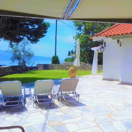 Villa Beachfront Skaloma
