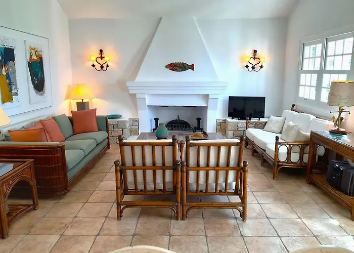 Beachfront * Skaloma